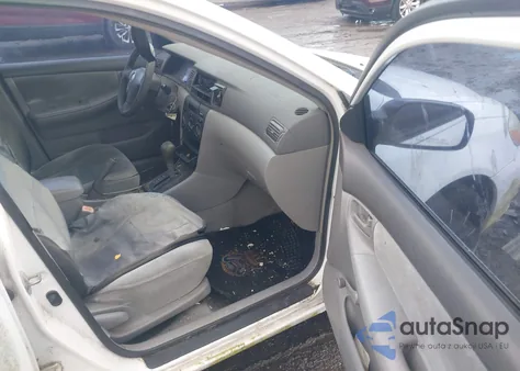 2004 Toyota Corolla Ce z USA, uszkodzony, nr VIN 1NXBR32E54Z197041